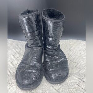 UGG Women’s 6 Black Sequin Sheepskin Lined Boots Party Sparkle Diva Comfy Ankle